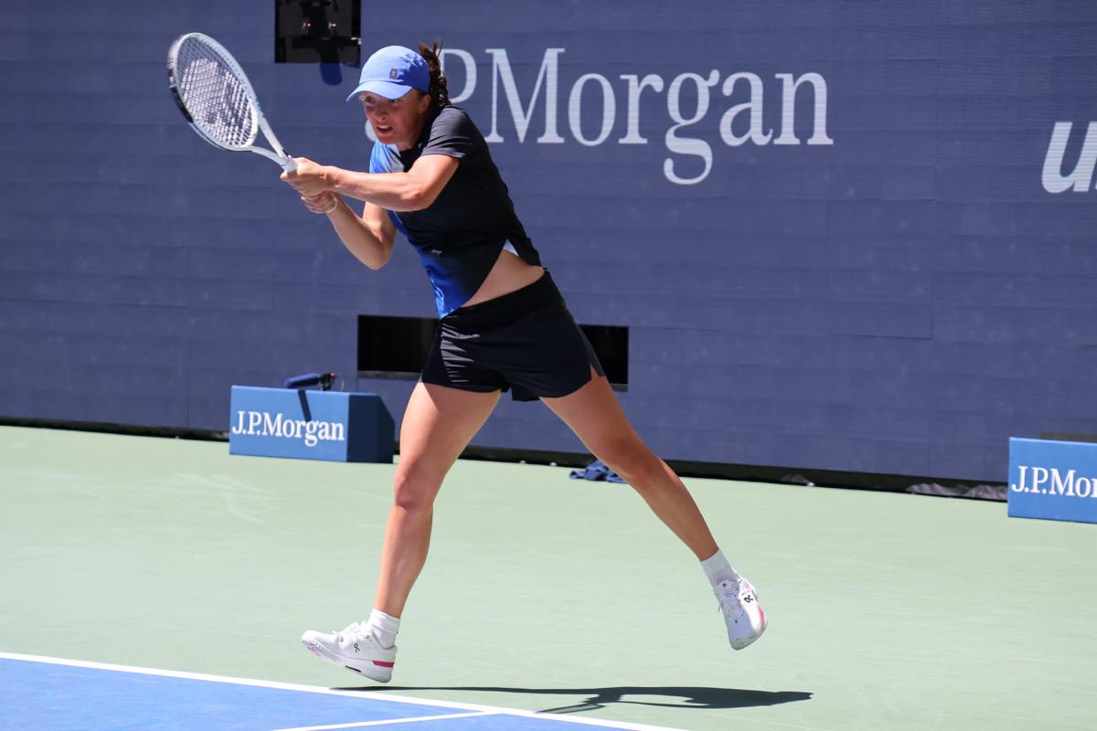 斯瓦泰克印第安维尔斯半决赛：安德烈耶娃7-6(1)、1-6、6-3终结卫冕之路